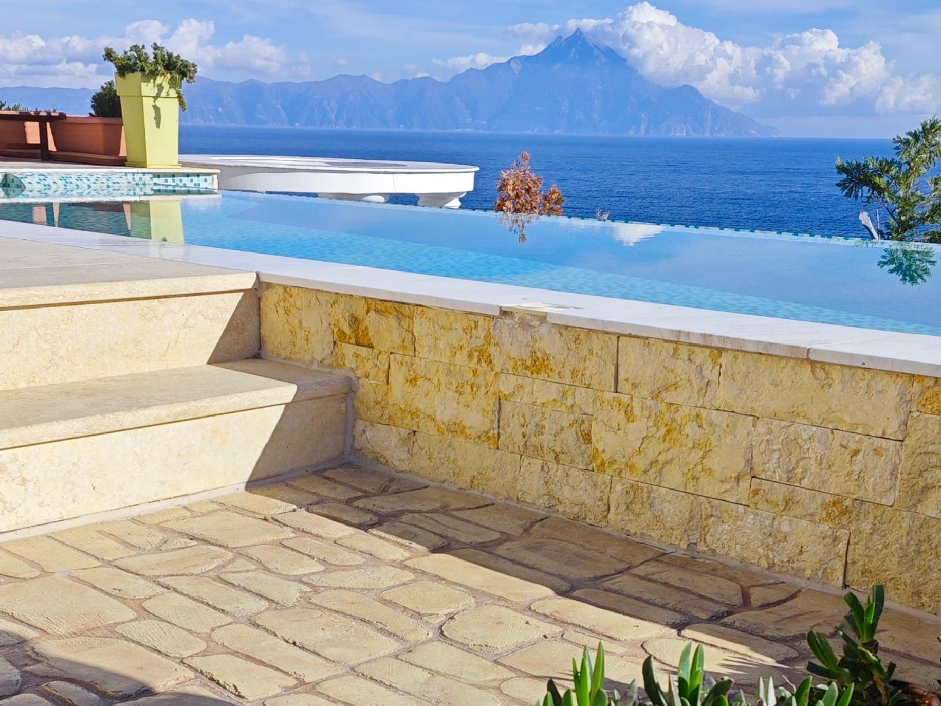 Villa Ulyana Kriaritsi - Athos Sea View & Spa エクステリア 写真