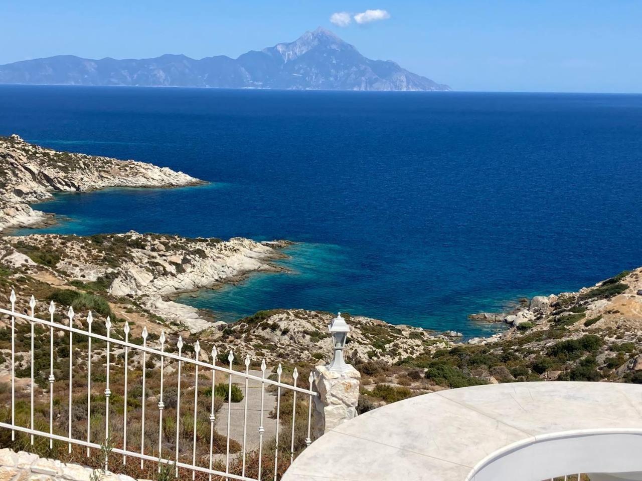 Villa Ulyana Kriaritsi - Athos Sea View & Spa エクステリア 写真