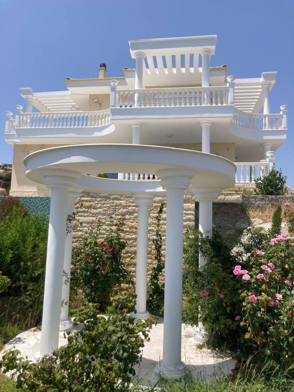 Villa Ulyana Kriaritsi - Athos Sea View & Spa エクステリア 写真